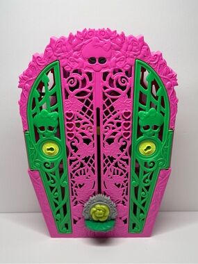 Monster High Skulltimate Secrets Garden Mysteries Venus Elevator Closet Mattel